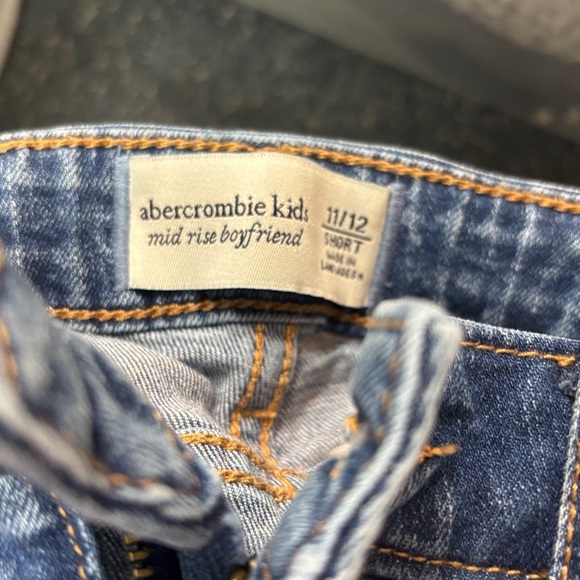 Mid rise boyfriend Abercrombie kids jeans - Picture 2 of 6